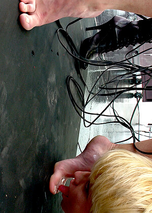 Ash Hollywood pornpics hair photos