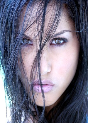 Sunny Leone pornpics hair photos