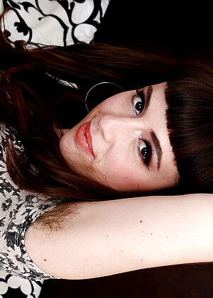 Simone Delilah pornpics hair photos
