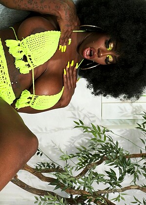 Ebony Mystique pornpics hair photos