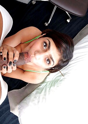 Mia Khalifa pornpics hair photos