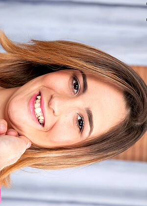 Mia Scarlett pornpics hair photos