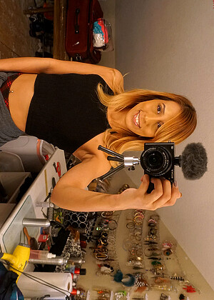 Demi Lopez pornpics hair photos