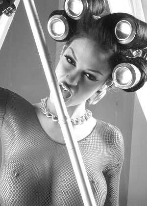 Angelina Valentine pornpics hair photos
