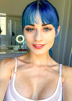 Jewelz Blu pornpics hair photos