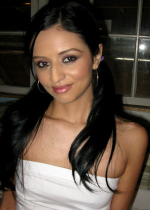Marissa Mendoza pornpics hair photos