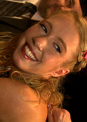 Iona Grace pornpics hair photos